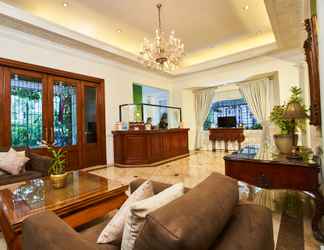 Sảnh chờ 2 Orchid Garden Suites Manila