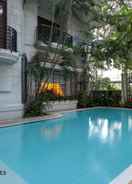 SWIMMING_POOL Orchid Garden Suites Manila