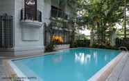 Kolam Renang 2 Orchid Garden Suites Manila