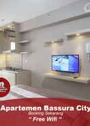 BEDROOM Apartemen Bassura City by Aparian