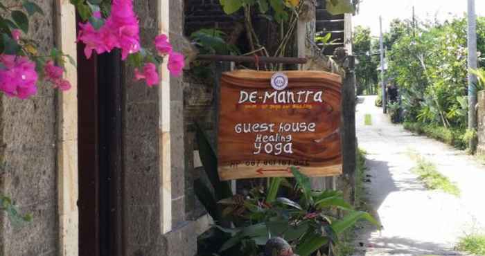 Exterior De Mantra House of Yoga and Healing