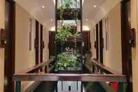 Bangunan Modern Greenery Space At BSH ( Bengawan Solo House )