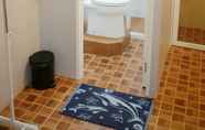 In-room Bathroom 7 Dalem Pinarak