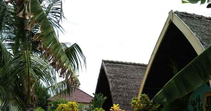 Luar Bangunan The Flower Cottage