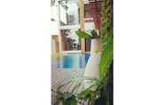 Swimming Pool 5 Hotel Parangraja