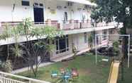 Bên ngoài 4 Cozy Stay at Timlo Solo Guest House