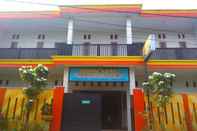 Bangunan Budget Room at Homestay Manguntur