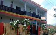 Luar Bangunan 5 Budget Room at Homestay Manguntur