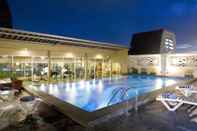 Swimming Pool Arion Suites Hotel Kemang