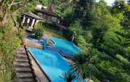 สระว่ายน้ำ 6 Puri Agung Resort & Hotel