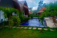 Swimming Pool Jona Bungalow