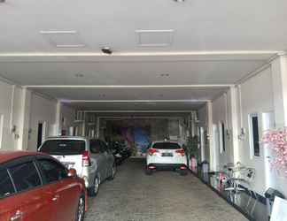 Lobi 2 AtPriority Guest House