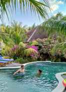 SWIMMING_POOL Tarzan Marriott on Penida