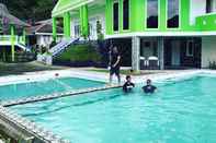 Swimming Pool Green T Villa