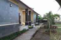 Lobby Cave Beach Bungalow