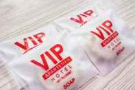 Phòng tắm bên trong VIP Property @ Apartemen Gading Nias