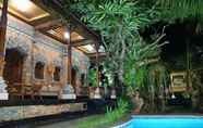 Swimming Pool 6 Green Palace Homestay Nusa Penida