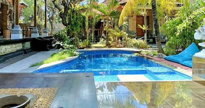 สระว่ายน้ำ Green Palace Homestay Nusa Penida