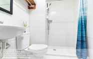 In-room Bathroom 7 Cebu City Condo near IT Park and Ayala