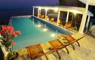 Kolam Renang 5 Hotel FX72 Maumere Beach Resort
