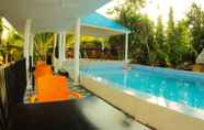 Bar, Kafe dan Lounge 6 Hotel FX72 Maumere Beach Resort