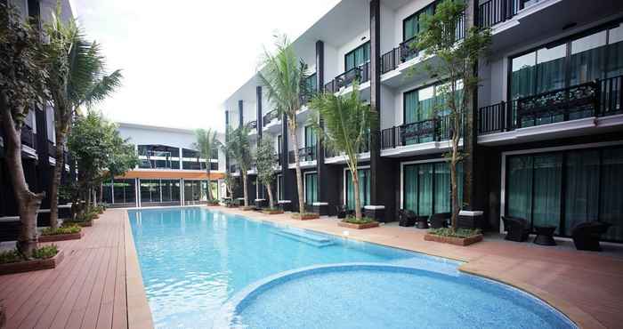 Swimming Pool Namthong Nan Hotel