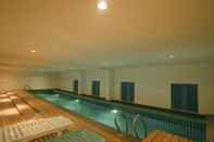 Swimming Pool Riviera Suites Melaka