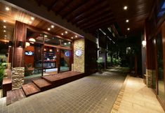 外部的 2 The Palm Delight Coffee And House