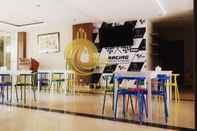 Bar, Cafe and Lounge LONDO AYU Room Apartment - STUDIO DELUXE