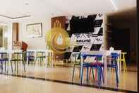 Bar, Kafe, dan Lounge LONDO AYU Room Apartment - STUDIO DELUXE