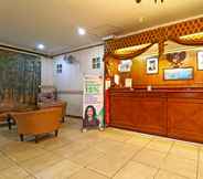 Lobby 3 Grand Melati Hotel