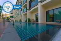 สระว่ายน้ำ Airport Beach Hotel Phuket (SHA +)