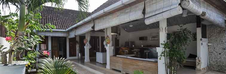 Lobby Villa Shenadi