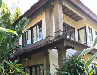 Bên ngoài 2 Mimpi Manis Villa Ubud