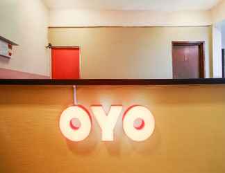 Lobi 2 OYO 89585 Hotel Happy Inn