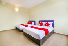 Bedroom 2 OYO 89585 Hotel Happy Inn