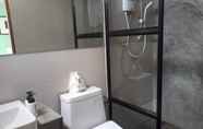 In-room Bathroom 4 RAENONG BOUTIQUE HOTEL