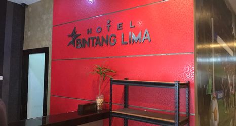 로비 2 Hotel Bintang Lima
