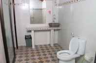 Toilet Kamar Dangin Kubu Bungalow