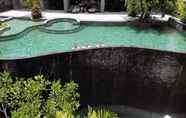 Kolam Renang 7 De Moksha Eco Friendly Boutique Resort