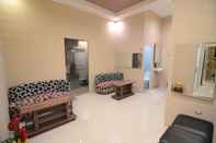 Lobi Clean Room at Myura Guest House