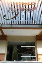 Exterior 4 RedDoorz near Java Supermall Semarang