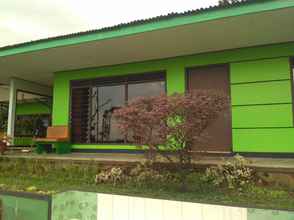 Exterior 4 Full House 4 Bedrooms at Villa Edelweiss Baturraden 1