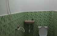 Toilet Kamar 7 Sekar Kuning Guest House