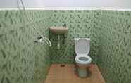 Toilet Kamar 5 Sekar Kuning Guest House