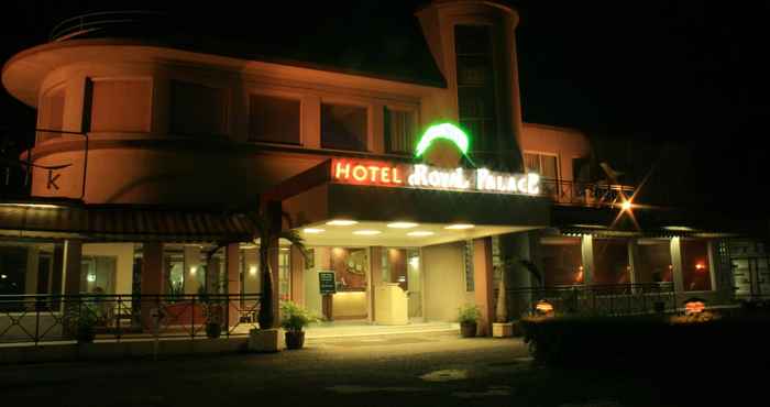 Bangunan Hotel Royal Palace