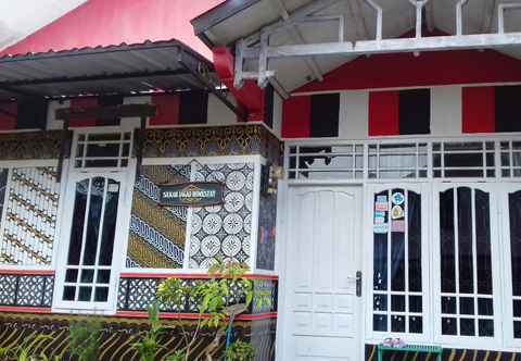 Exterior Full House at Homestay Sekar Jagad Syariah