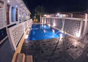 The Royal Joglo, Rp 457.319