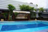 Swimming Pool Petchkasem Grand Hotel Surin