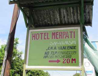 Bên ngoài 2 Hotel Merpati Ende